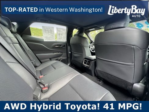 Used 2024 Toyota Crown Limited image 18