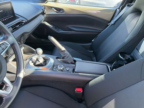 Used 2023 MAZDA MX-5 Miata Club w/ Weather Package image 8