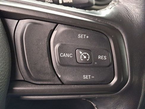 Used 2021 Jeep Gladiator Willys image 26