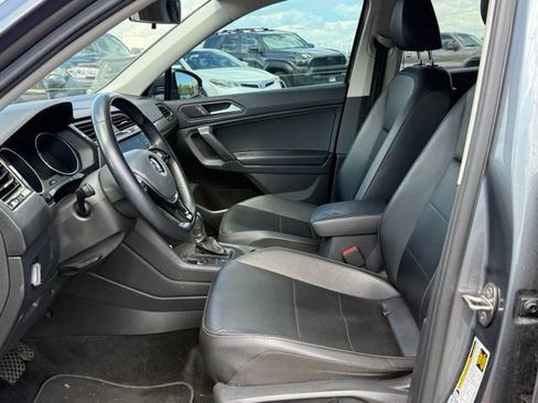 Used 2019 Volkswagen Tiguan SE w/ 3rd Row Seat Package AWD/4WD image 14