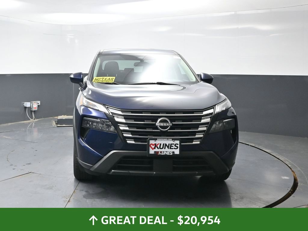 Used 2024 Nissan Rogue SV AWD/4WD image 7