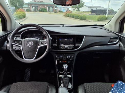 Used 2021 Buick Encore Preferred w/ Safety Package II image 9