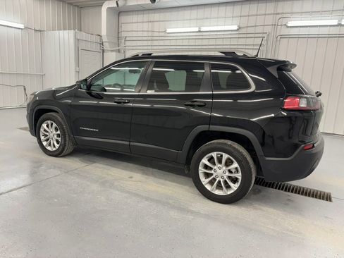 Used 2019 Jeep Cherokee Latitude w/ Popular Appearance Group FWD image 7