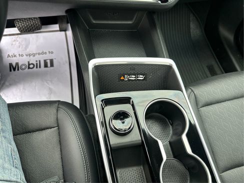 New 2026 Chevrolet Equinox LT w/ Convenience Package II AWD/4WD image 17