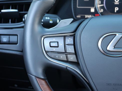 Used 2025 Lexus ES 350 Luxury w/ Technology Package image 18