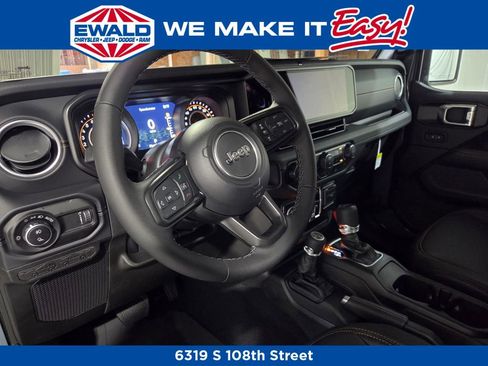 New 2025 Jeep Gladiator Sport image 6