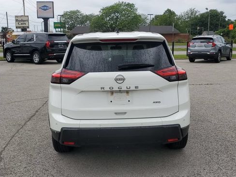 Used 2024 Nissan Rogue S AWD/4WD image 5