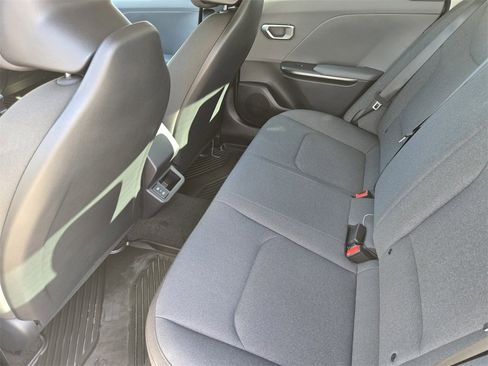 New 2025 Kia K4 LXS image 19