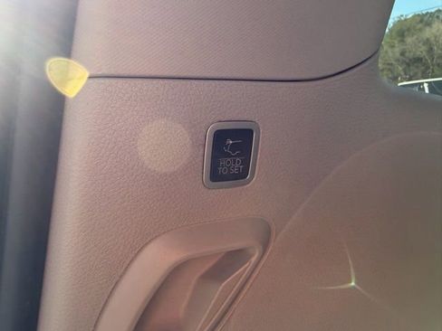 Used 2022 Jeep Wagoneer Series II w/ Rear Seat Video Group 1 image 12