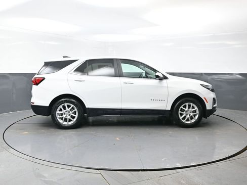 Used 2023 Chevrolet Equinox LT image 3