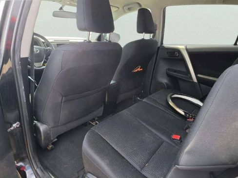 Used 2014 Toyota RAV4 LE FWD image 8