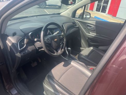 Used 2021 Chevrolet Trax LT AWD/4WD image 20