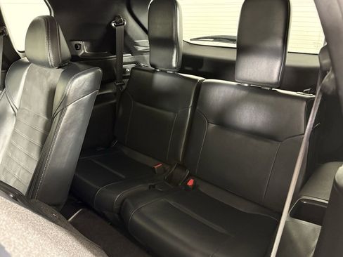 Used 2024 Mitsubishi Outlander SE image 38