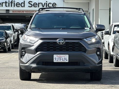 Used 2023 Toyota RAV4 XLE Premium image 9