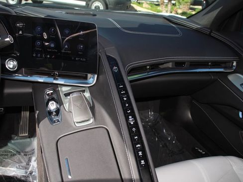 Used 2020 Chevrolet Corvette Stingray Coupe w/ 1LT image 13