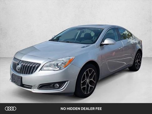 Used 2017 Buick Regal Sport Touring FWD image 1