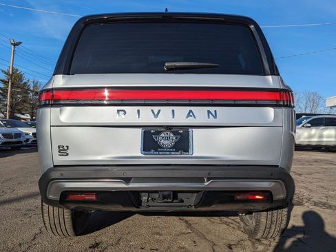 Used 2025 Rivian R1S Adventure image 9