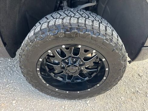 Used 2025 Chevrolet Silverado 1500 LT Trail Boss w/ LT Trail Boss Premium Package AWD/4WD image 33