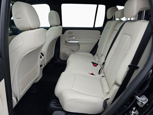 New 2026 Mercedes-Benz GLB 250 4MATIC image 18