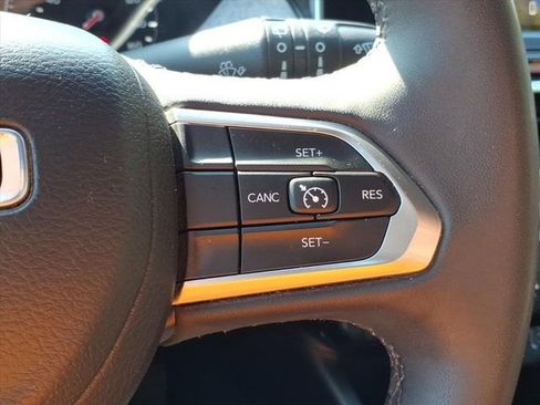 Used 2023 Jeep Compass Latitude image 9