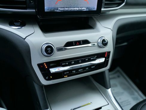 Used 2023 Ford Explorer XLT w/ Equipment Group 202A image 17