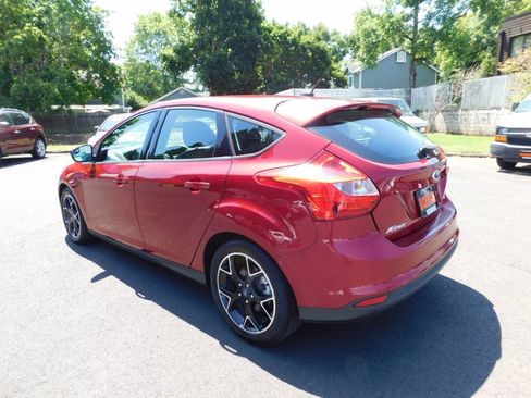 Used 2014 Ford Focus SE w/ Equipment Group 201A FWD image 3