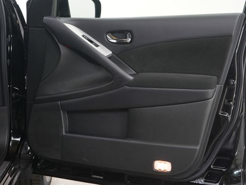 Used 2013 Nissan Murano SV w/ Value Pkg image 12