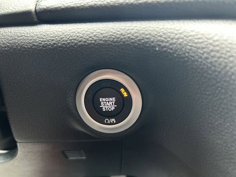 New 2026 Chrysler Pacifica Select w/ S Appearance Package image 24