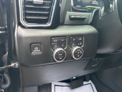 Used 2024 GMC Sierra 3500 Denali Ultimate image 22