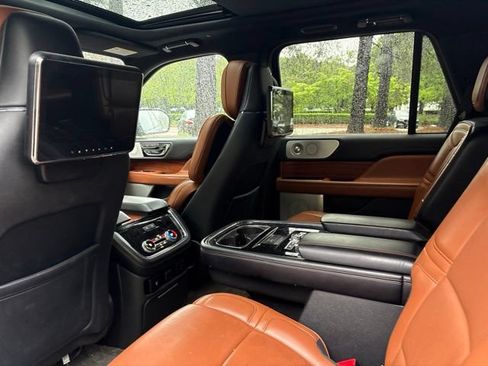 Used 2019 Lincoln Navigator Reserve w/ Cargo Package AWD/4WD image 15