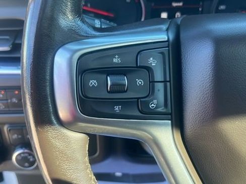 Used 2021 Chevrolet Suburban Z71 w/ Luxury Package image 17