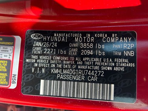 Certified 2024 Hyundai Elantra SEL FWD image 34