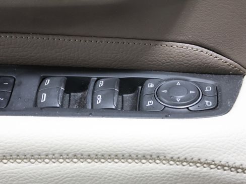 Used 2021 GMC Yukon XL Denali image 13