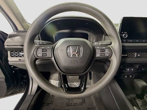 Used 2023 Honda Accord EX image 11