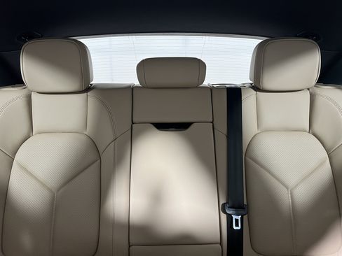 Certified 2026 Porsche Macan AWD/4WD image 16