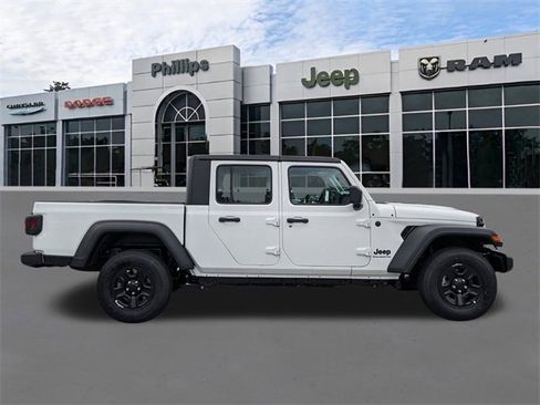 New 2025 Jeep Gladiator Sport image 2