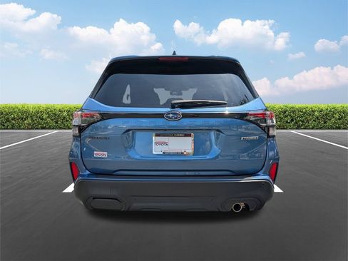 Used 2025 Subaru Forester Touring w/ Popular Package - Touring AWD/4WD image 6