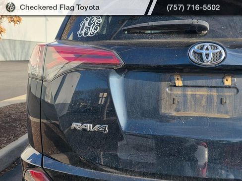 Used 2018 Toyota RAV4 XLE image 7