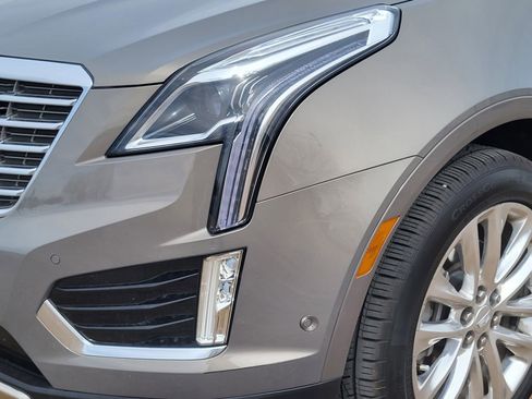 Used 2018 Cadillac XT5 Platinum w/ Driver Assist Package image 5