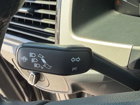 Used 2021 Volkswagen Atlas SEL AWD/4WD image 37