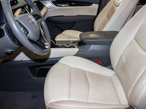 Used 2022 Cadillac XT6 Premium Luxury image 24