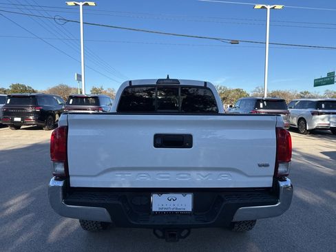 Used 2016 Toyota Tacoma SR5 image 6