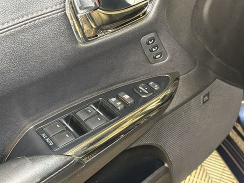 Used 2016 Toyota Avalon Limited image 23