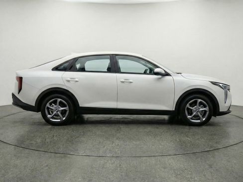Used 2025 Kia K4 FWD image 11