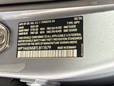 Certified 2026 Porsche Macan AWD/4WD image 42