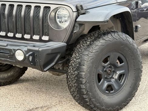 Used 2022 Jeep Wrangler Unlimited Sport image 2