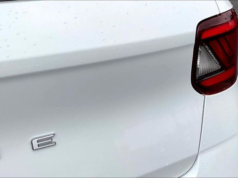 Certified 2025 Hyundai Venue SE image 24