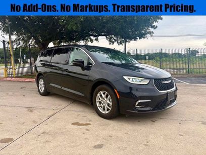 Used 2024 Chrysler Pacifica Touring-L
