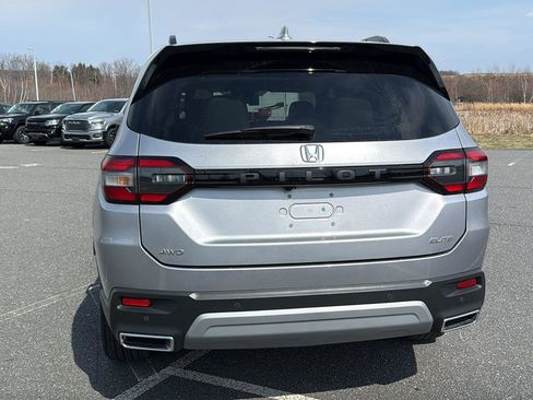 Used 2023 Honda Pilot Elite image 9