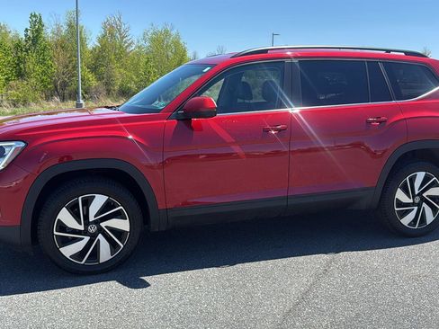 Used 2024 Volkswagen Atlas SE AWD/4WD image 11